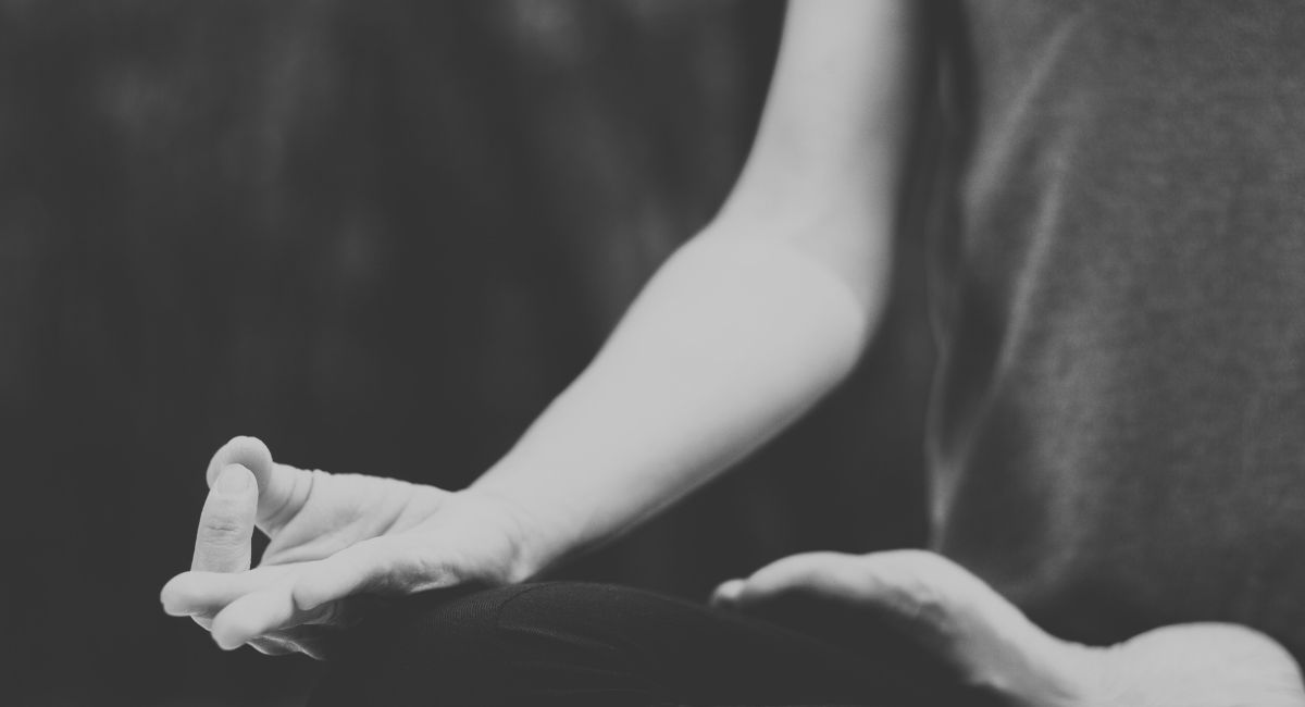 Explore Clairaudience Meditation & awaken your intuition to receive messages from the Universe! This gift helps us connect with a deeper reality and discover the unseen forces guiding us.